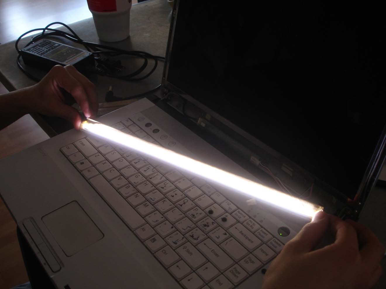 Замена и ремонт подсветки экрана ноутбука в Новосибирске
