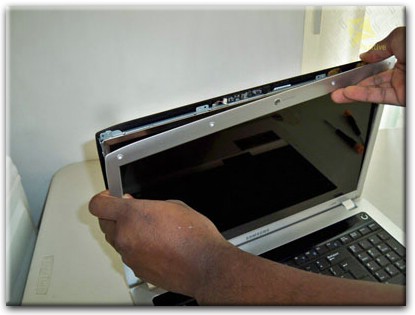 Замена экрана ноутбука Samsung в Новосибирске